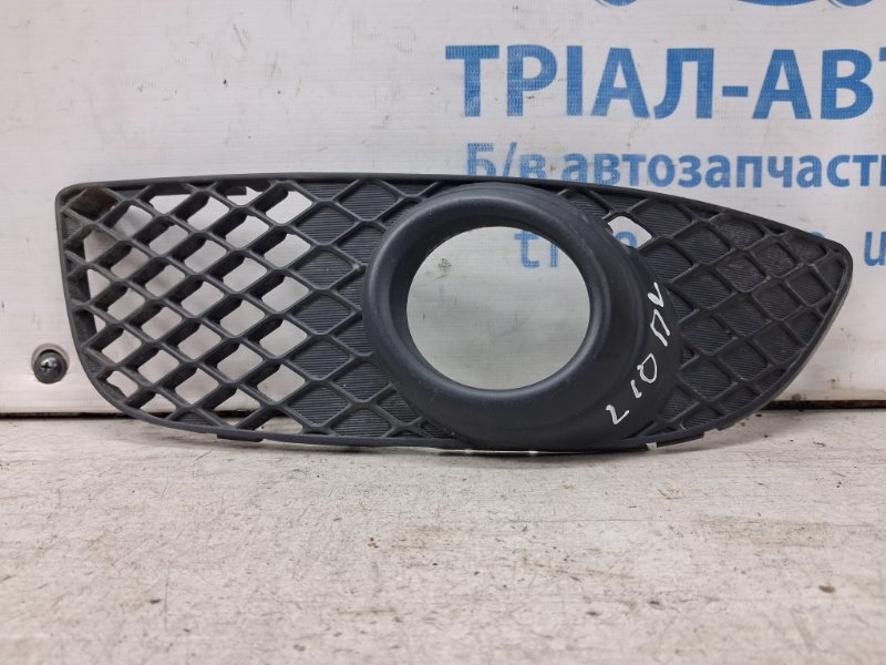 Решетка противотуманки левая Mitsubishi Lancer 2007-2017 10 2.0 бензин 4B11 8321A089 Б/У
