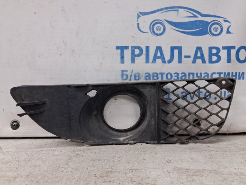Решетка противотуманки левая Lancer 2007-2017 10 2.0 бензин 4B11