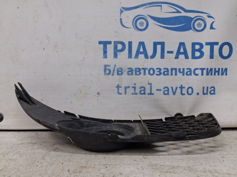 Решетка противотуманки левая Mitsubishi Lancer 10 2.0 бензин 4B11