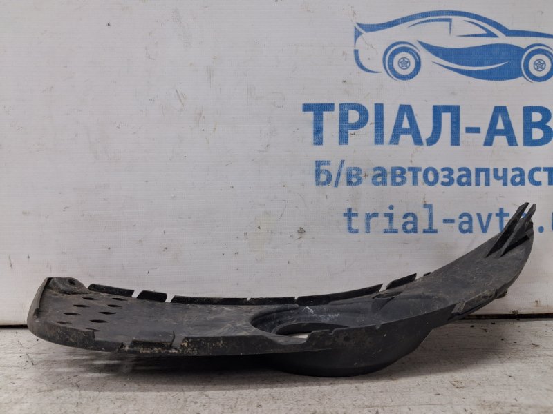 Решетка противотуманки правая Mitsubishi Lancer 10 2.0 бензин 4B11