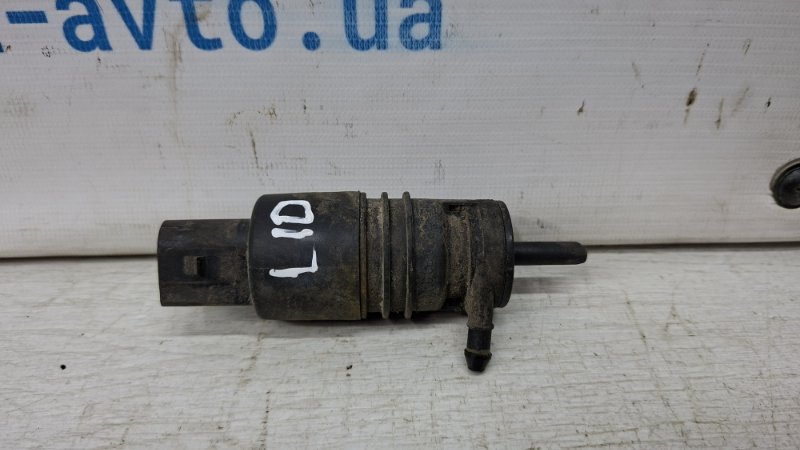 Насос омывателя стекла Mitsubishi Lancer 2007-2017 10 2.0 бензин 4B11 8260A109 Б/У