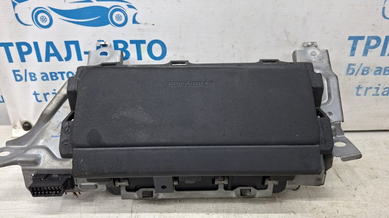 Подушка в колени Mitsubishi Lancer 2007-2017 10 2.0 бензин 4B11 7030A073XA Б/У