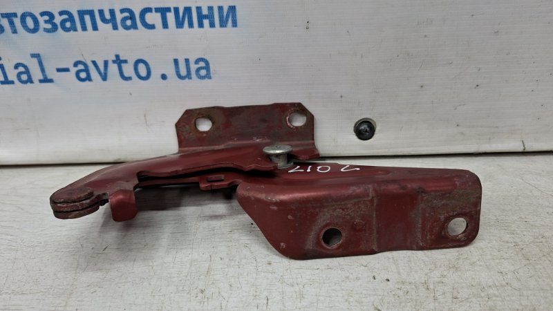 Петля капота левая Mitsubishi Lancer 10 2.0 бензин 4B11