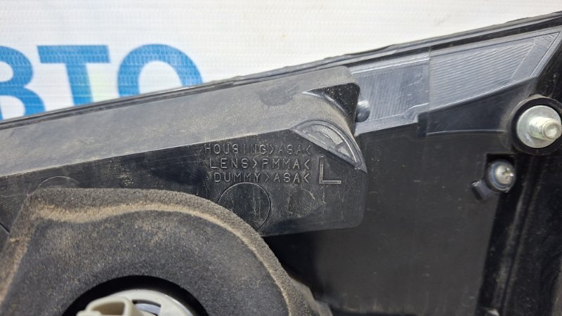 Фонарь задний внутренний левый Outlander 2007-2012 XL 2.2 diesel 4HK