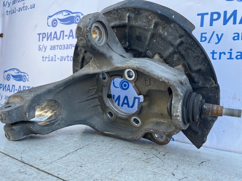 Кулак поворотный правый без ступицы Jeep Cherokee 2013-2019 KL 2.4 бензин ED6 4877826AE Б/У