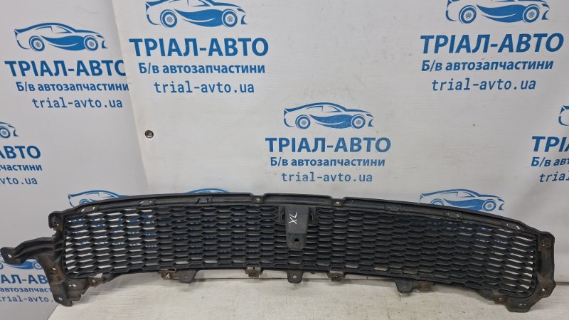 Решетка бампера центральная Outlander 2007-2012 XL 2.2 diesel 4HK