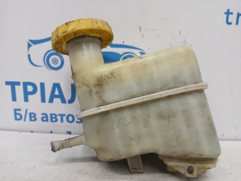 Бачок главного тормозного цилиндра Cherokee 2013-2019 KL 3.2 бензин EHK