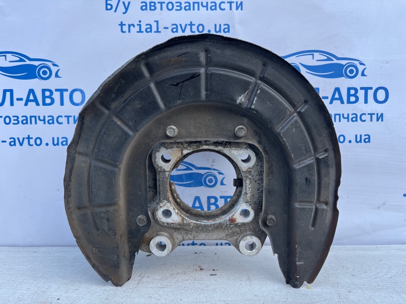 Цапфа задняя левая Cherokee 2013-2019 KL 3.2 бензин EHK