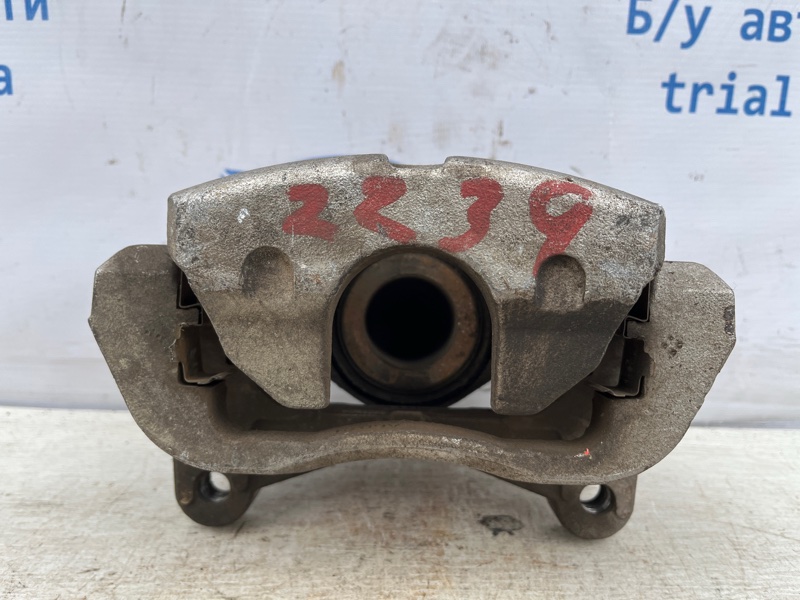 Суппорт передний левый Jeep Cherokee 2013-2019 KL 2.4 бензин ED6 68225169AA Б/У