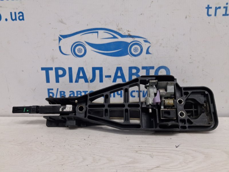 Ручка двери внешняя передняя правая Jeep Grand Cherokee WK2 3.6 бензин ERB