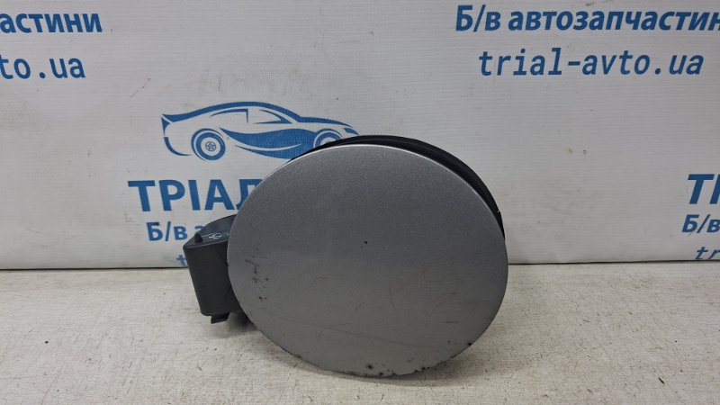 Лючок бака Jeep Cherokee 2013-2019 KL 2.4 бензин ED6 68102574AA Б/У