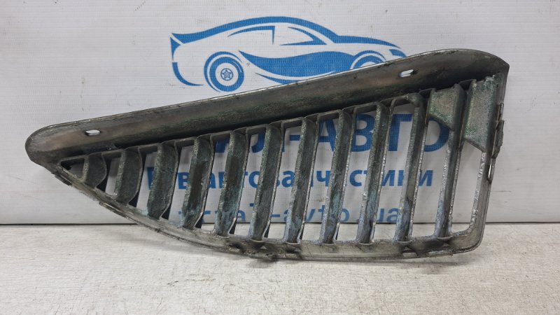 Решетка радиатора левая Lancer 2003-2009 9 1.6 Бензин 4G18