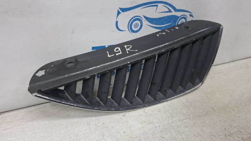 Решетка радиатора правая Lancer 2003-2009 9 1.6 Бензин 4G18