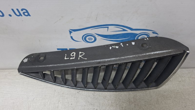 Решетка радиатора правая Lancer 2003-2009 9 1.6 Бензин 4G18