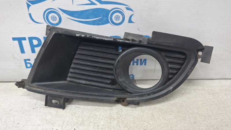 Решетка противотуманки левая Mitsubishi Lancer 2003-2009 9 1.6 Бензин 4G18 MN126455 Б/У
