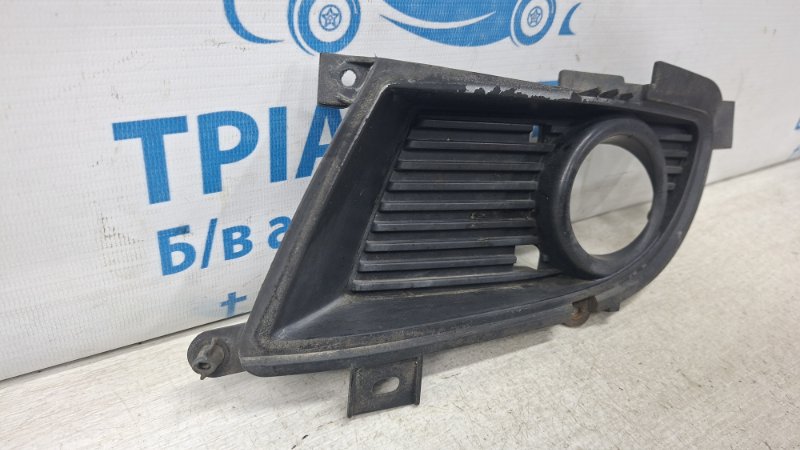 Решетка противотуманки левая Mitsubishi Lancer 9 1.6 Бензин 4G18
