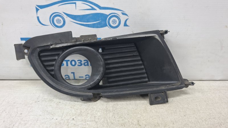 Решетка противотуманки правая Mitsubishi Lancer 2003-2009 9 1.6 Бензин 4G18 MN126456 Б/У