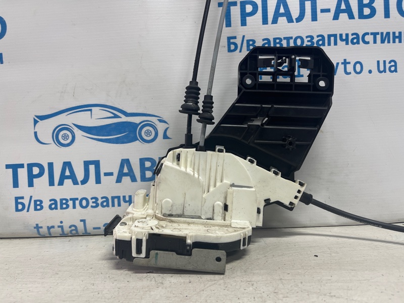 Замок двери передний правый Jeep Cherokee KL 3.2 бензин EHK