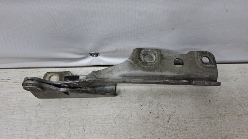 Петля капота правая Mitsubishi Lancer 9 1.6 Бензин 4G18