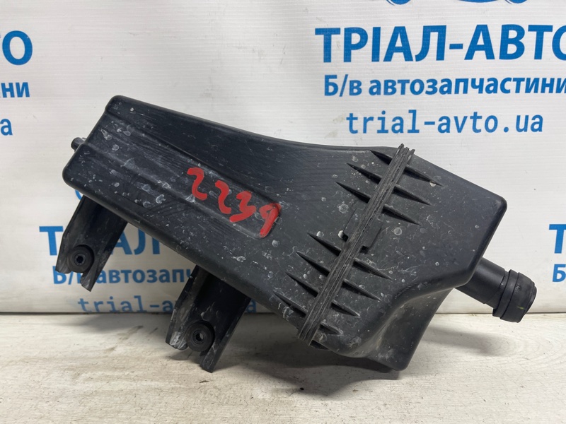Резонатор воздушного фильтра Jeep Cherokee 2013-2019 KL 2.4 бензин ED6 68224520AA Б/У