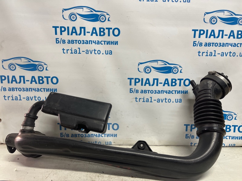 Патрубок воздушного фильтра Jeep Cherokee 2013-2019 KL 2.4 бензин ED6 68211695AB Б/У