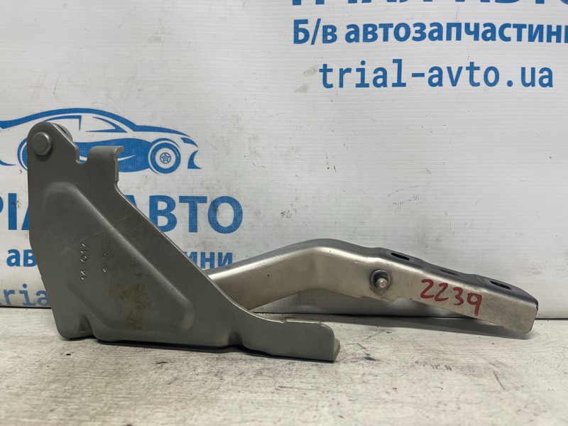 Петля капота правая Jeep Cherokee 2013-2019 KL 2.4 бензин ED6 68103056AA Б/У