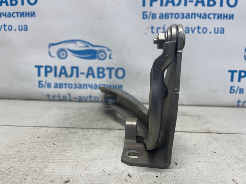 Петля капота правая Cherokee 2013-2019 KL 2.4 бензин ED6