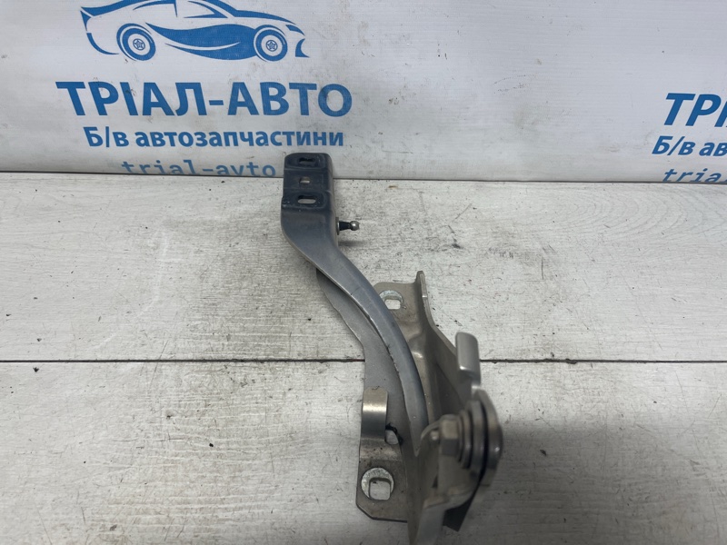 Петля капота правая Jeep Cherokee KL 2.4 бензин ED6