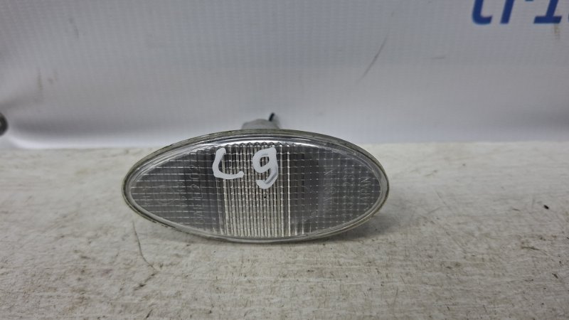 Повторитель поворотника правый Mitsubishi Lancer 2003-2009 9 1.6 Бензин 4G18 Б/У