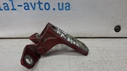 Петля двери передней правой верхняя Mitsubishi Lancer 10 2.0 бензин 4B11
