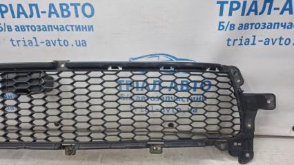 Решетка бампера центральная Mitsubishi Outlander XL 2.2 diesel 4HK