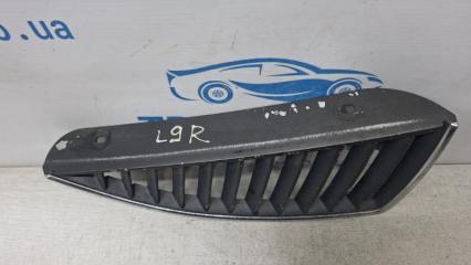 Решетка радиатора правая Lancer 2003-2009 9 1.6 Бензин 4G18