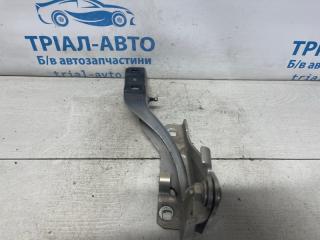 Петля капота правая Jeep Cherokee KL 2.4 бензин ED6
