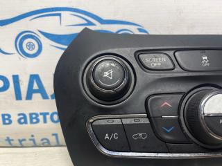 Блок управления климат-контролем Cherokee 2013-2019 KL 2.4 бензин ED6