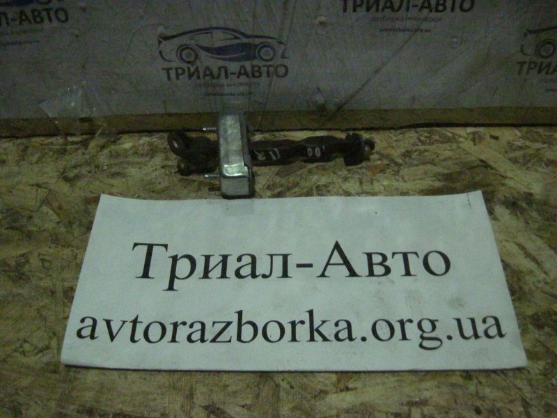 Ограничитель двери передний правый Toyota Land Cruiser 1998-2007 J100 6861060051 контрактная