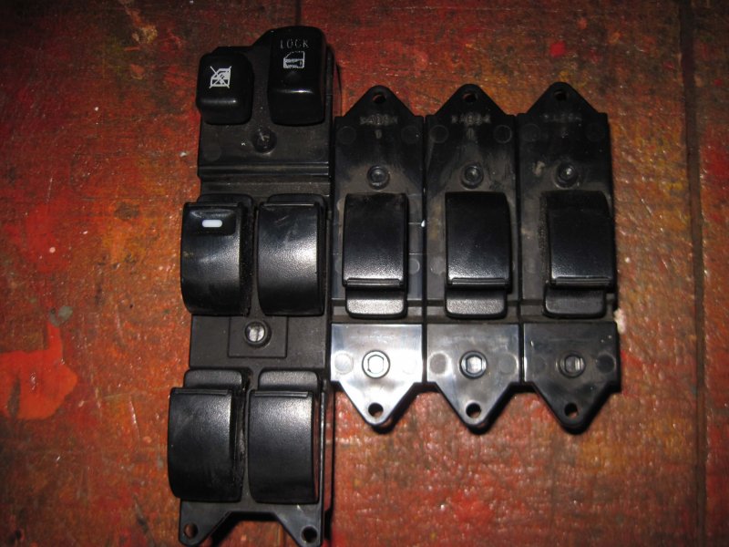 Кнопка стеклоподъемника Mitsubishi Outlander 2007-2012 XL 8608A183 контрактная