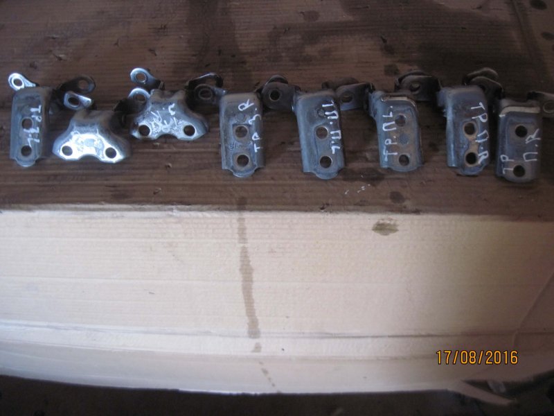 Петля двери задней левой Toyota Prado 2002-2009 J120 3.0 дизель 6876035040 контрактная