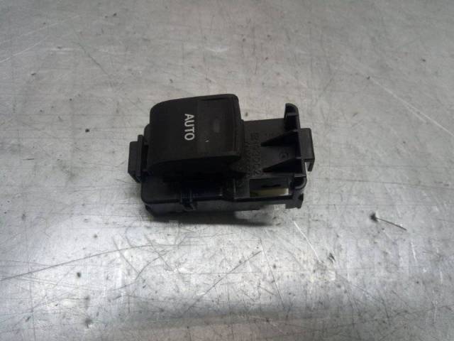 Кнопка стеклоподъемника Toyota RAV 4 2005-2012 A30 8481052030 контрактная