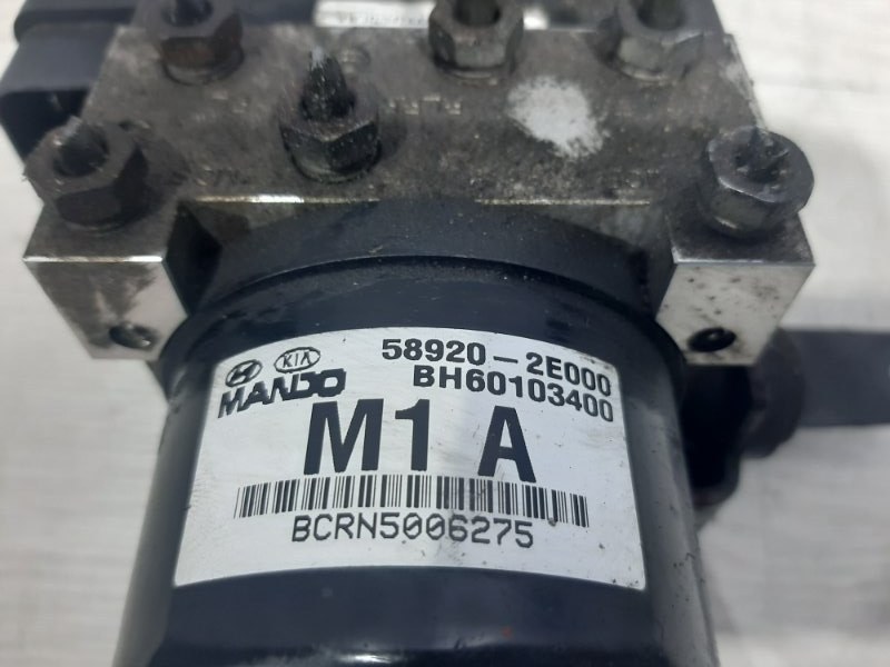 Блок abs Tucson 2004-2009 JM 2.0 дизель Блок abs Tucson 2004-2009 JM 2.0 дизель