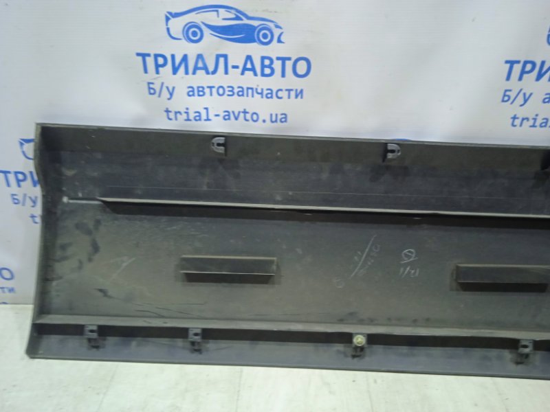 Накладка двери передняя левая Mitsubishi Pajero Wagon 4