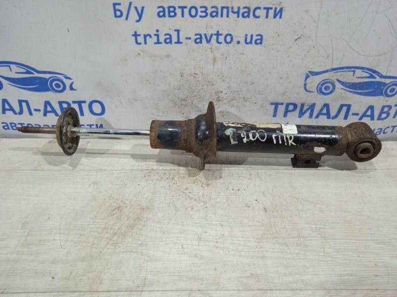 Амортизатор передний левый передний правый Mitsubishi L200 2006-2015 KB 2.5 дизель 4D56U MR992321 контрактная