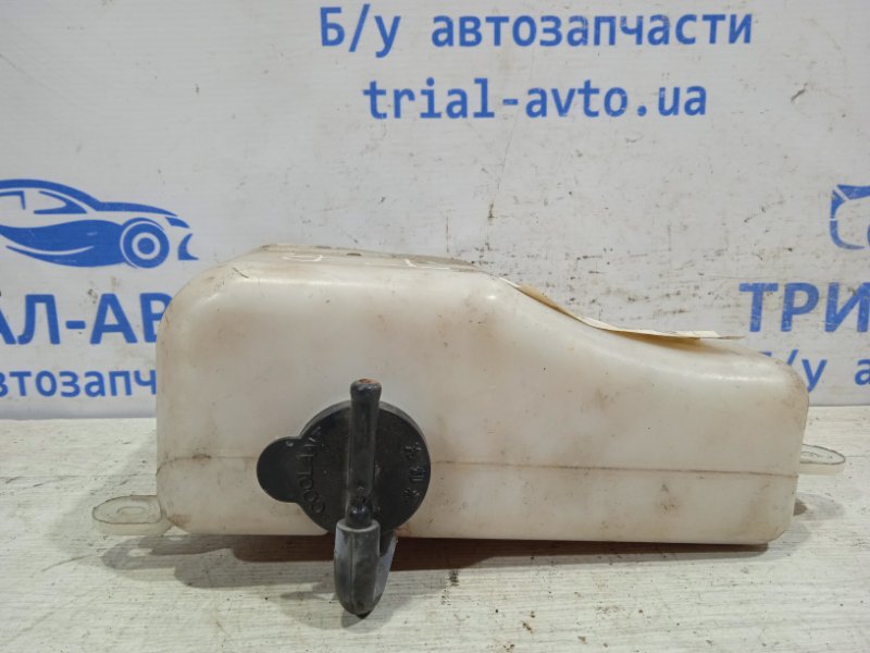 Бачок радиатора (расширительный) Toyota Prado J120 3.0 дизель