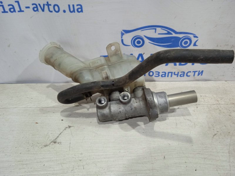Бачок главного тормозного цилиндра Mitsubishi Outlander XL