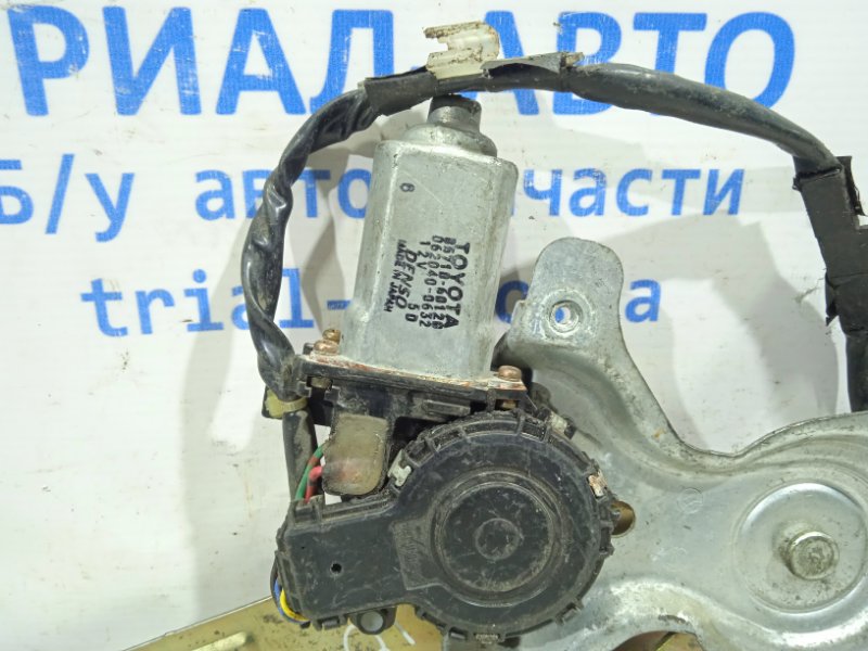 Стеклоподъемник задний правый Land Cruiser 1998-2007 J100