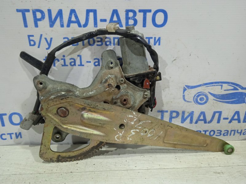 Стеклоподъемник задний правый Toyota Land Cruiser J100
