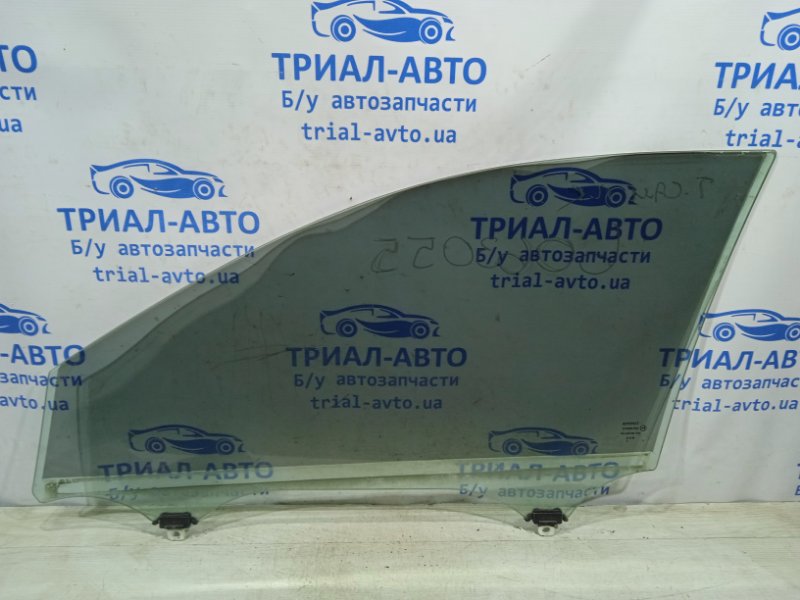 Стекло двери переднее правое Toyota Camry XV40