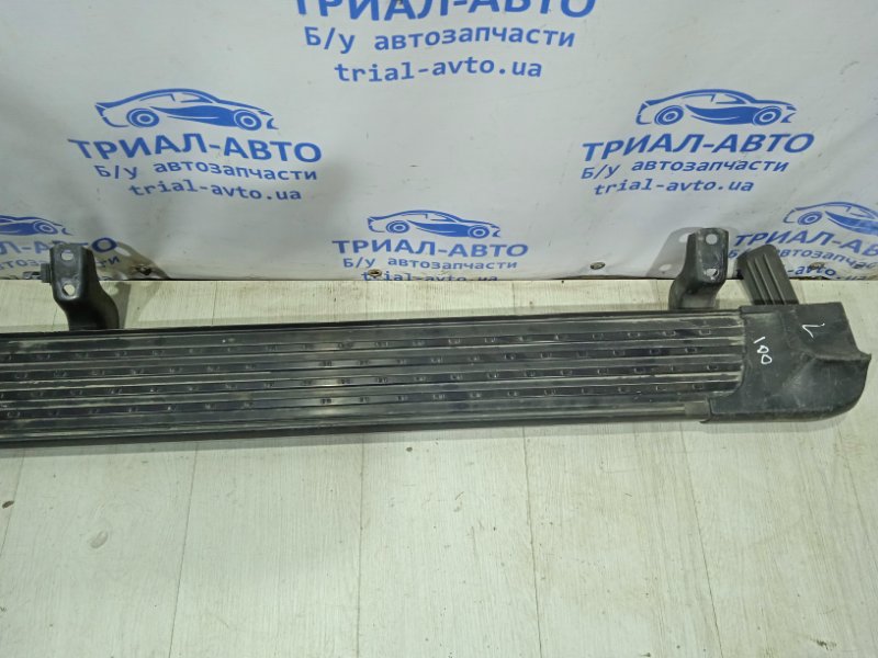 Подножка левая Toyota Land Cruiser J100