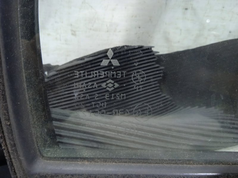 Стекло двери задней правой (форточка) Lancer 2003-2009 9