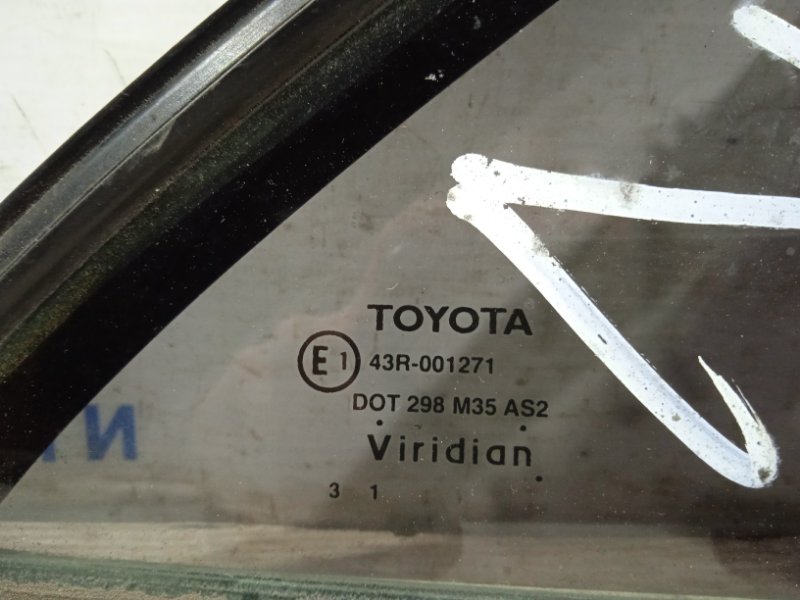Стекло двери задней правой (форточка) Camry 2006-2011 XV40