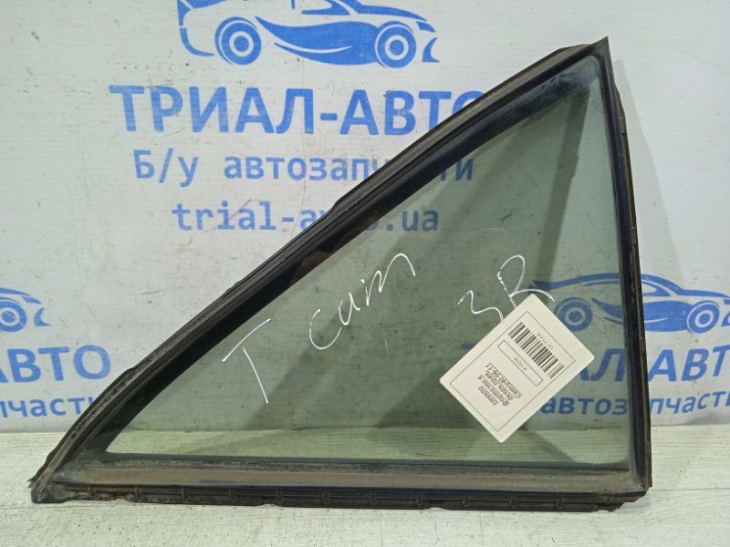 Стекло двери задней правой (форточка) Toyota Camry 2006-2011 XV40 6812306050 контрактная